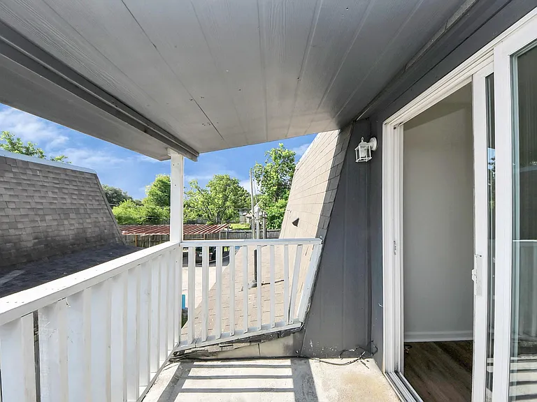 12068 Beechnut St #C — Photo 39
