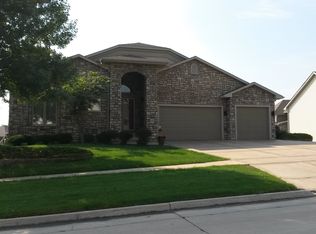 5165 Waterfront Ct, Pleasant Hill, IA 50327