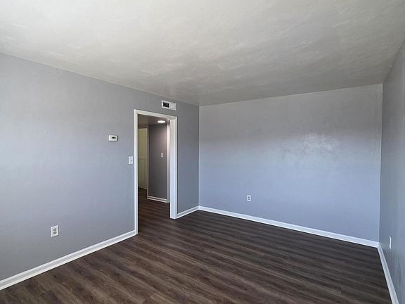 3rd image of 2802 Vinyard Ave NE #1