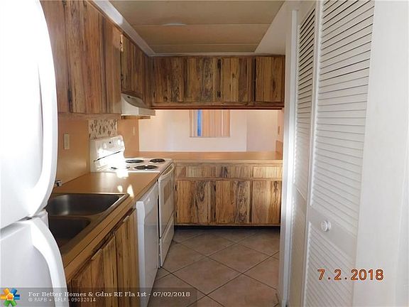 5th image of 4083 Coral Springs Dr #3