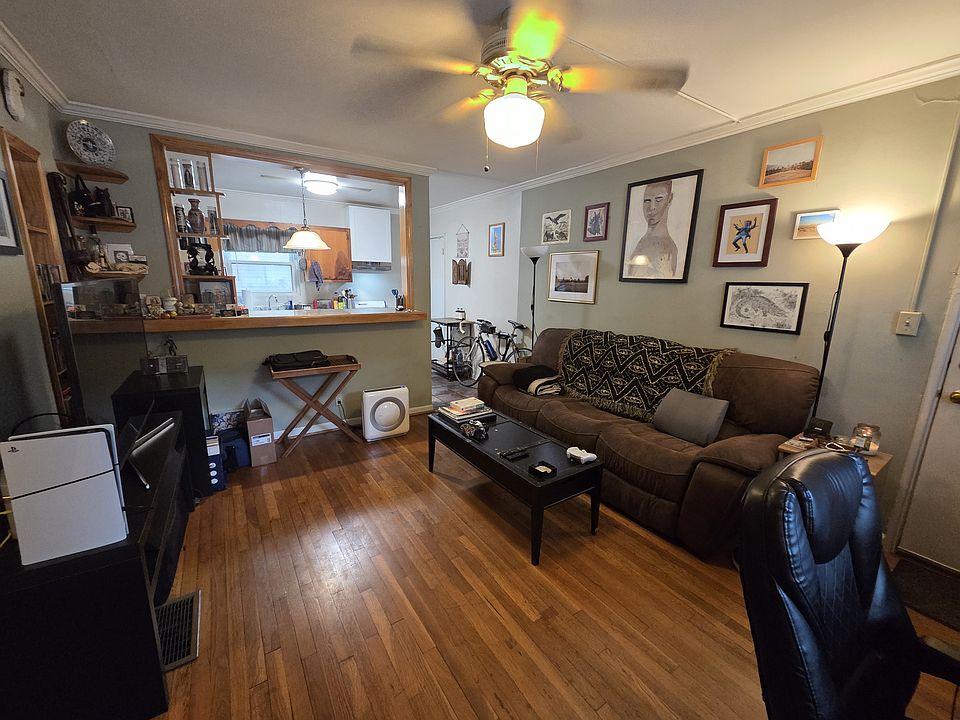 1st image of 1025 Greenwood Ave NE