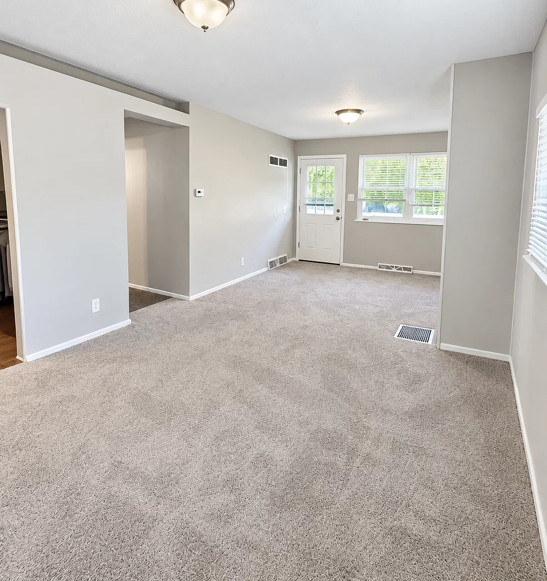 3 bed, 1000 sqft, $1,499 — Photo 2