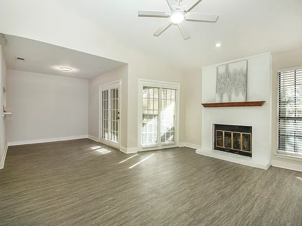 1104 Riverchase Ln Unit 204, Arlington, TX 76011