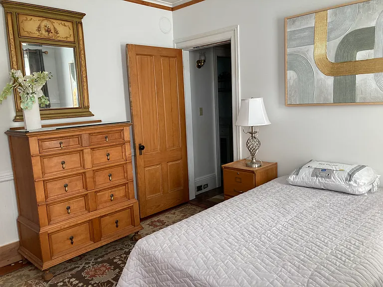 Bdrm as shown using Lessor provided bed set with 8'x 11' thick pile wool floor rug currently in place