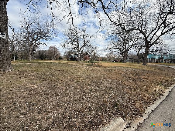 3rd image of 69 S Hampton Dr