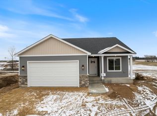 1830 Cypress Trl, New Richmond, WI 54017
