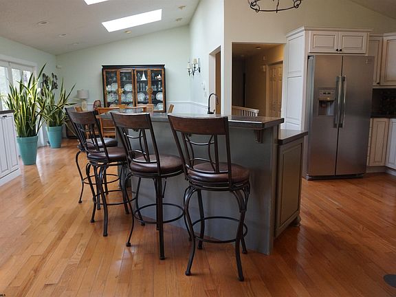 2nd image of 11 Diana Dr