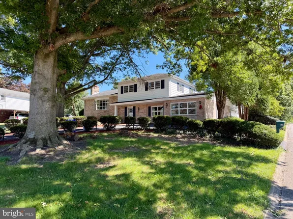 60 Crestwood Ln, York, PA 17402