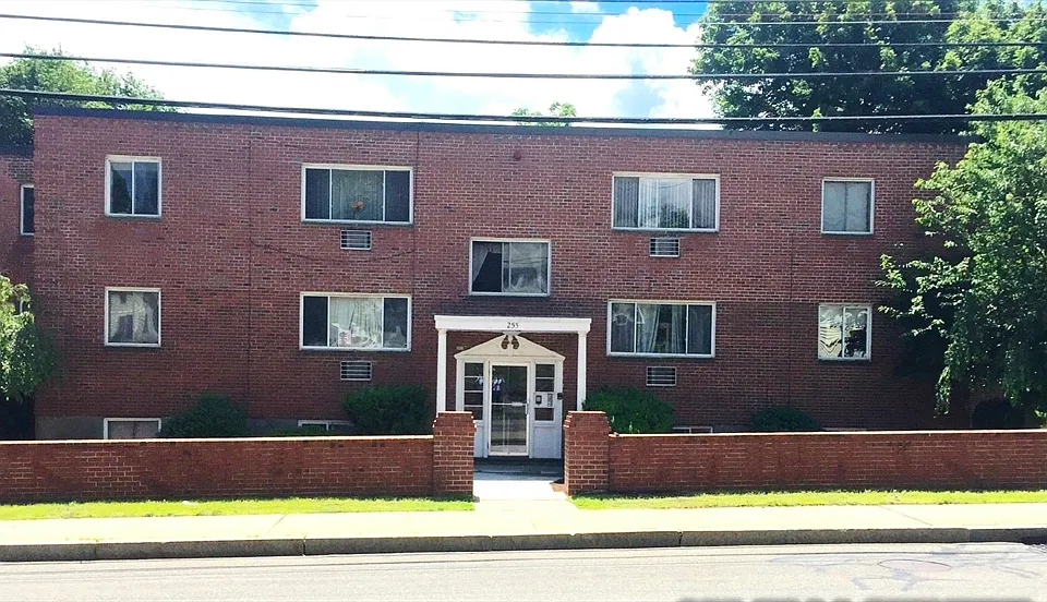 255 Elm St #204