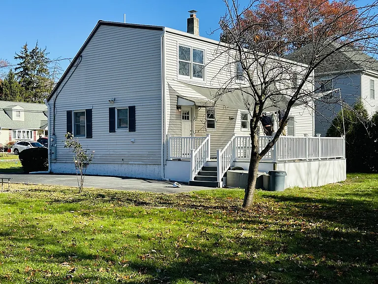 79 Hawkins Ave — Photo 32