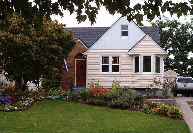 2545 NE 9th