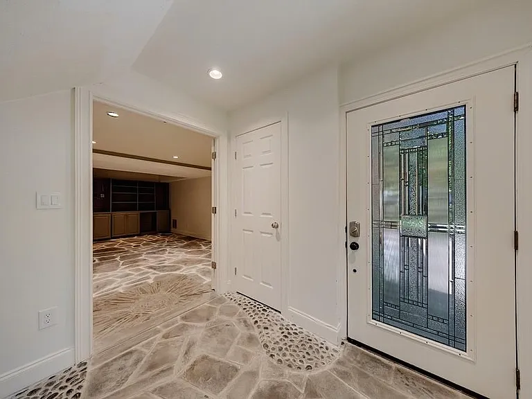 102 Vanessa Dr SE — Photo 33