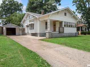 9 N Line St, Du Quoin, IL 62832