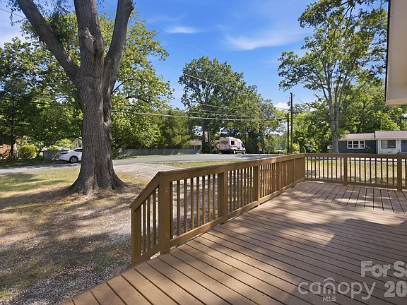 4th image of 400 Olin Dr