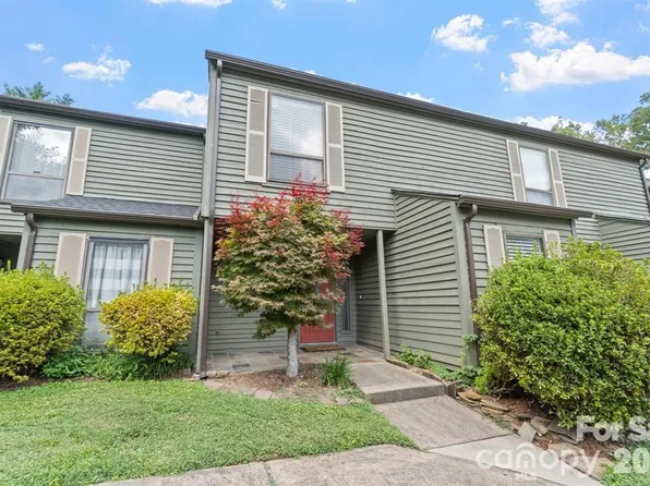 4340 N Center St Unit 403, Hickory, NC 28601