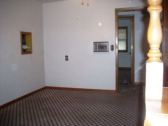 5th image of 223 Warren Ave