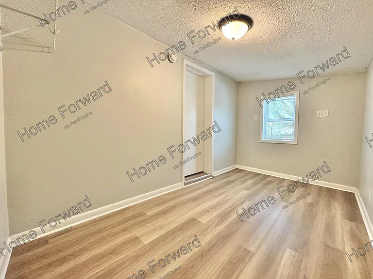 90 E Walnut St — Photo 10