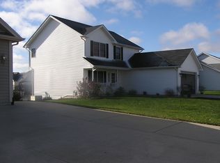 247 Ream Dr, Elburn, IL 60119