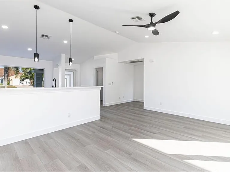 1230 NW 13th Ave — Photo 14
