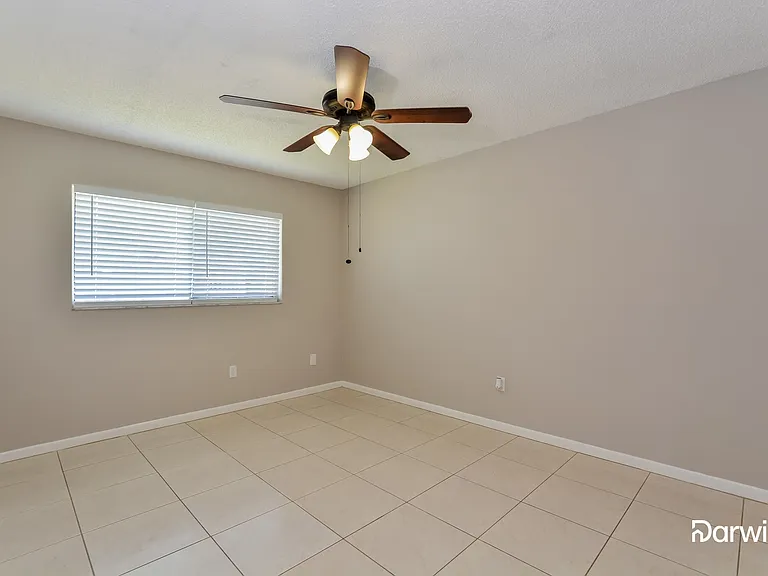 589 Tyler Ave — Photo 11