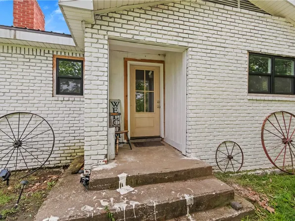 10908 Bluebird Rd, Gravette, AR 72736