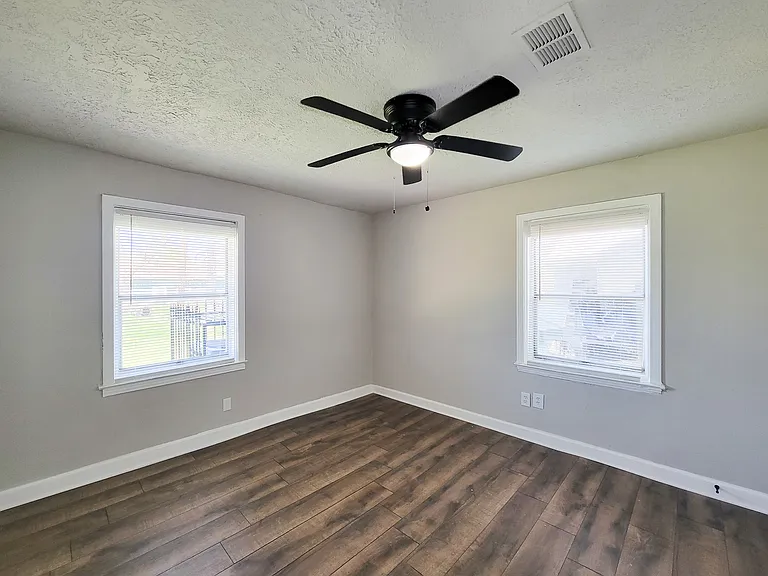 5815 Southseas St — Photo 28