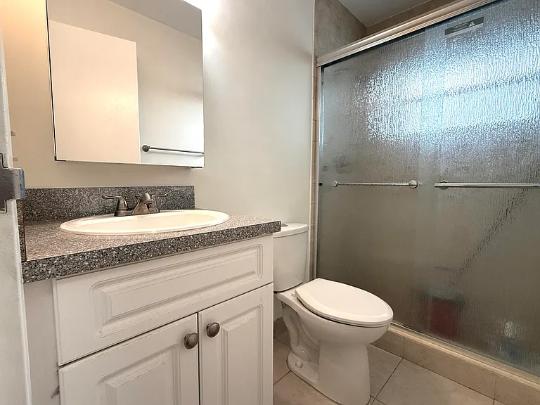569 Monaco Park #L — Photo 20