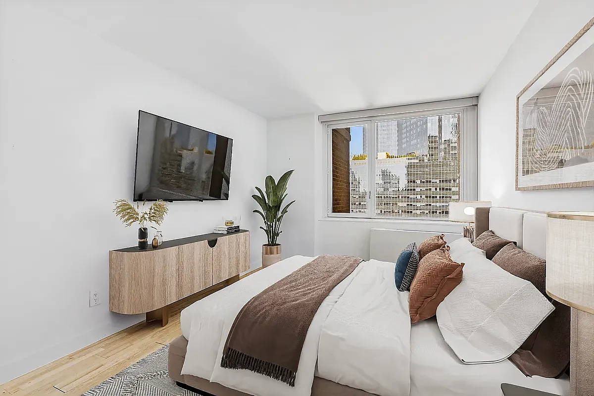 322 West 57th Street — Photo 4