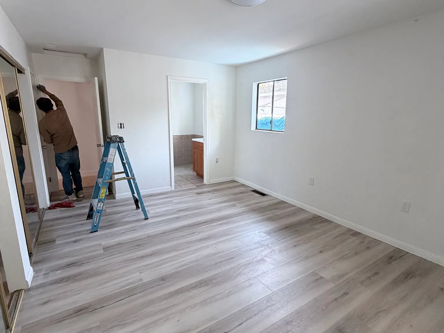 2 bed, 800 sqft, $3,200 — Photo 3