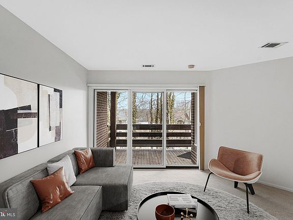 3rd image of 11144 Beaver Cir #11144