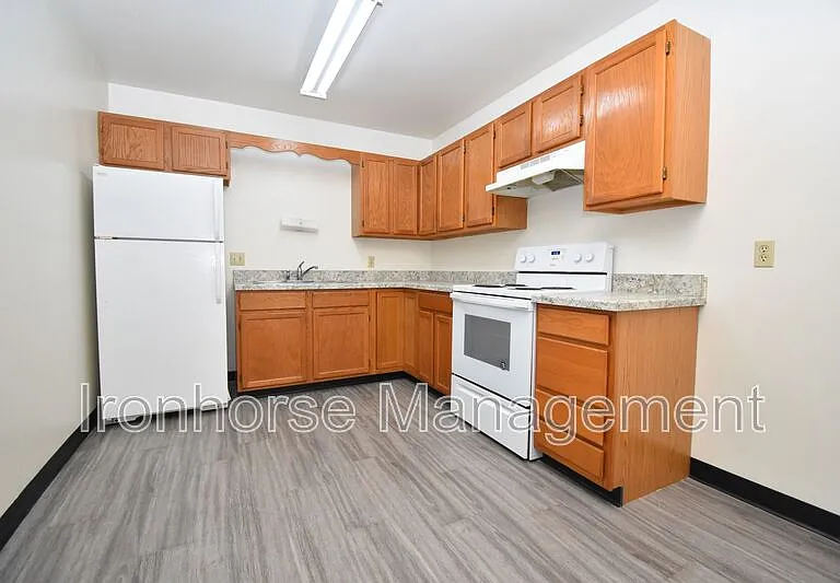 805 W Villard St #10 — Photo 5