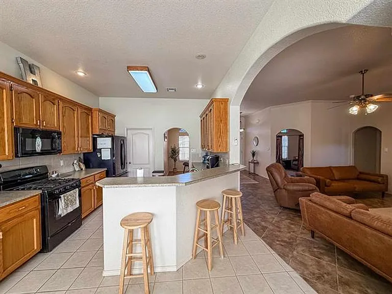 2409 Saguaro Loop — Photo 30