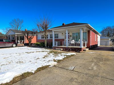 29649 Red Cedar Dr, Flat Rock, MI, 48134