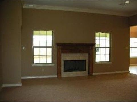 2nd image of 4122 Courtland Way