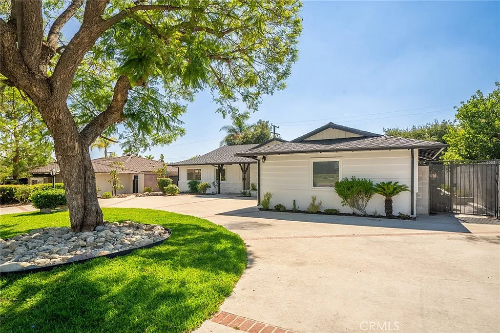 4 bed, 1840 sqft, $4,999 — Photo 4