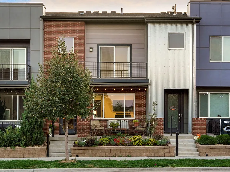 6761 Warren Dr — Photo 17