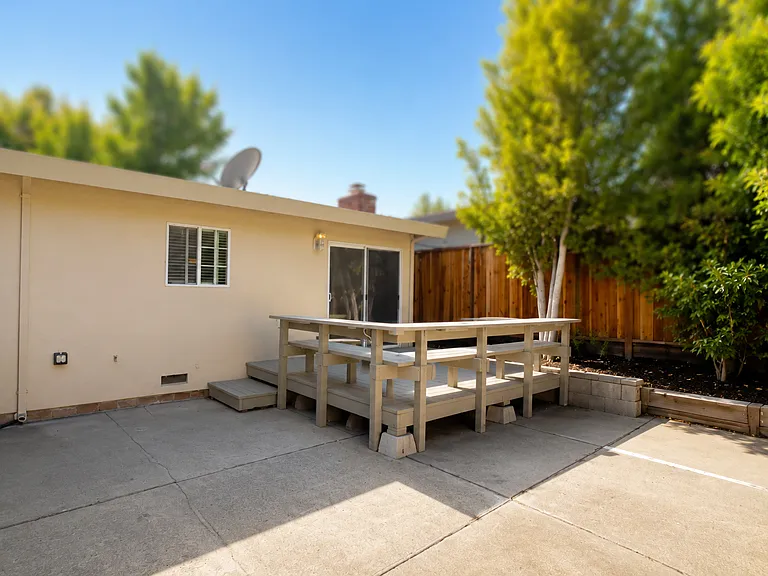 1594 Morgan Ln #A — Photo 26