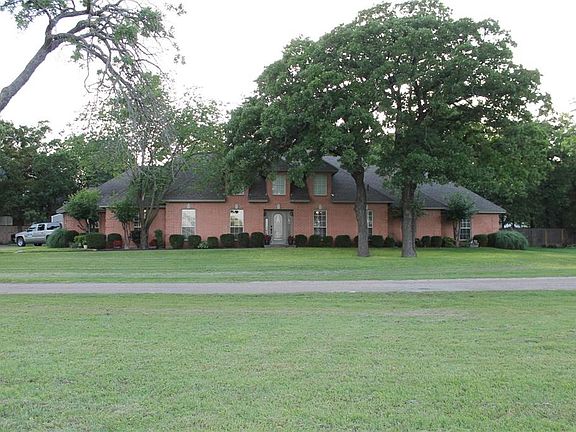 4th image of 309 Louise Dr