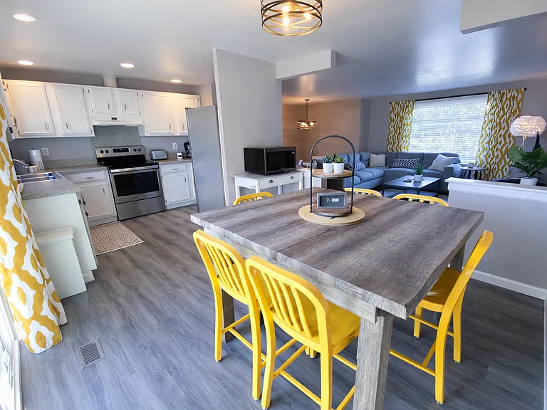 11423 Five Cedars Rd — Photo 6