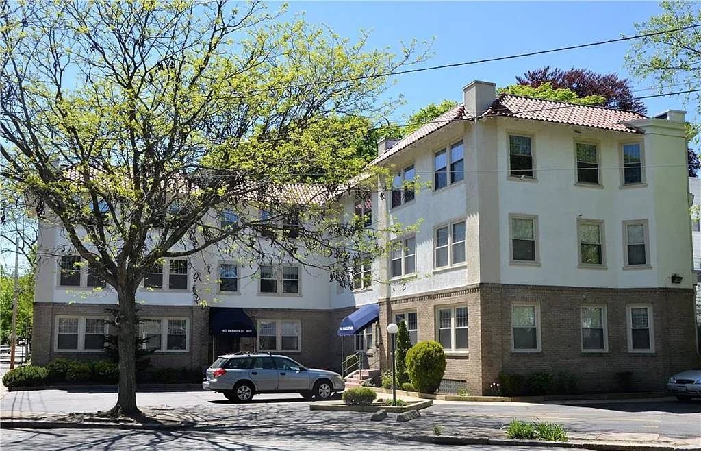 1 bed, 670 sqft, $1,900 — Photo 2