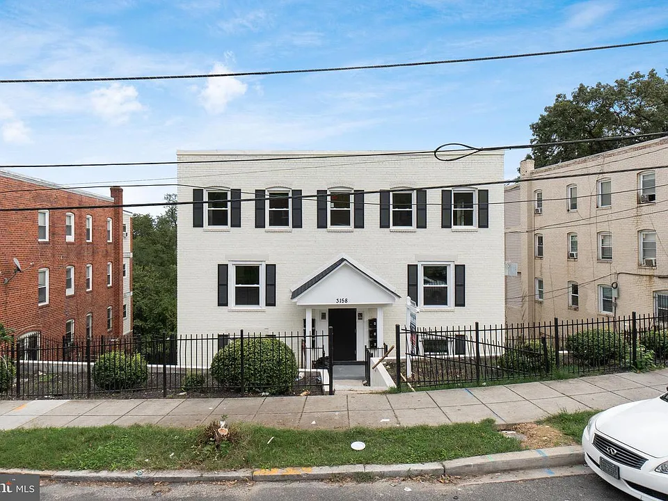 3158 Buena Vista Ter SE #1