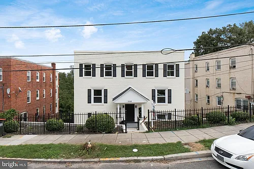 3158 Buena Vista Ter SE Photo 1