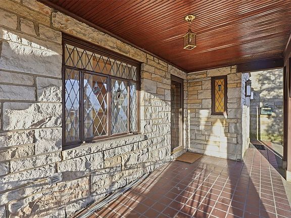 3rd image of 4430 Brownsville Rd