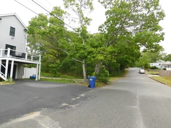 6 & 8 Acorn St, Wareham, MA 02571