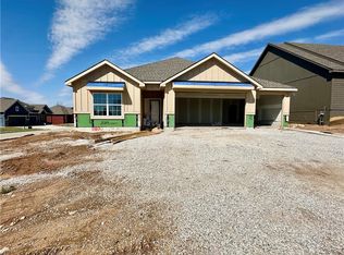 11800 E 231st St, Peculiar, MO 64078