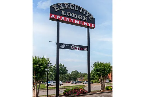 Executive Lodge Photo 1