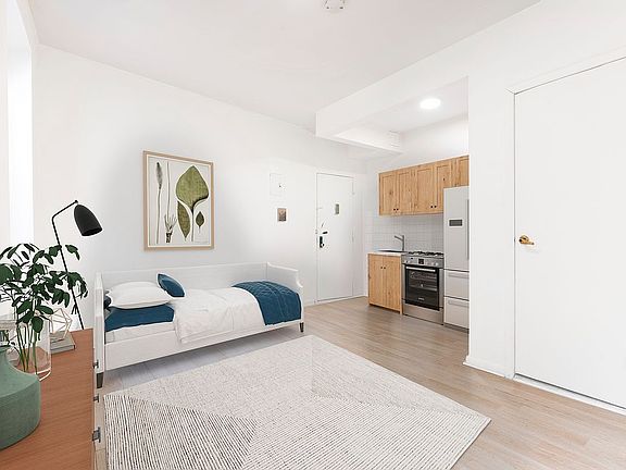 3rd image of 424 E 115th St APT 4C