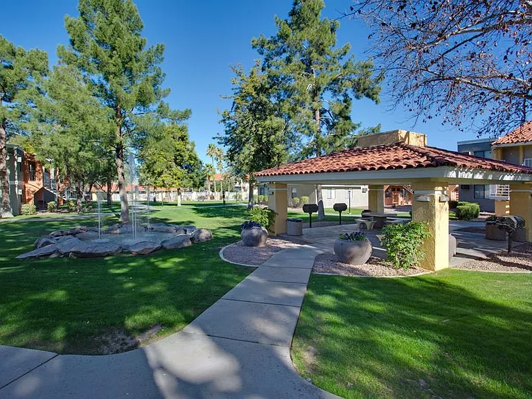 Valencia Park — Photo 35
