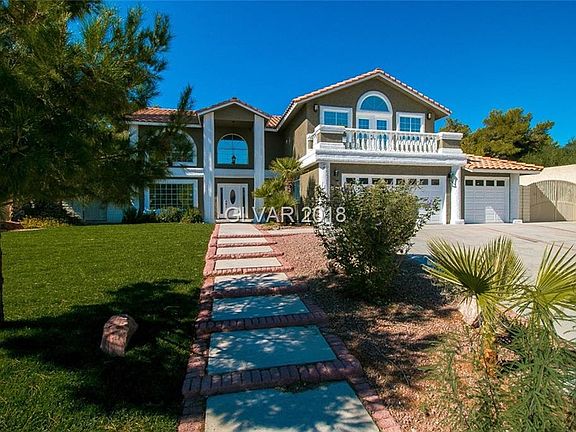 2nd image of 3008 La Mesa Dr