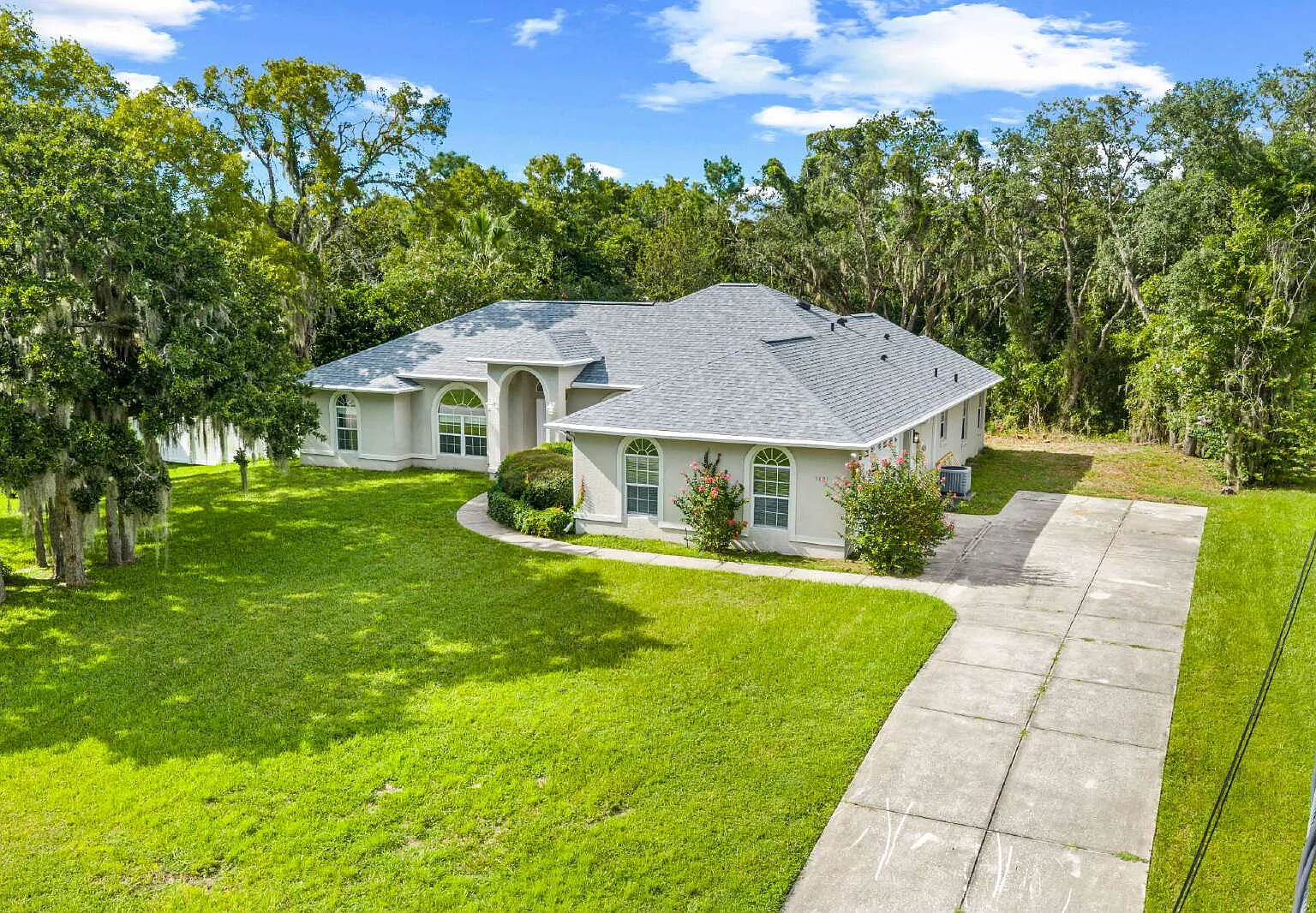 3 bed, 2.0 bath, 1966 sqft, $2,000 — Photo 3